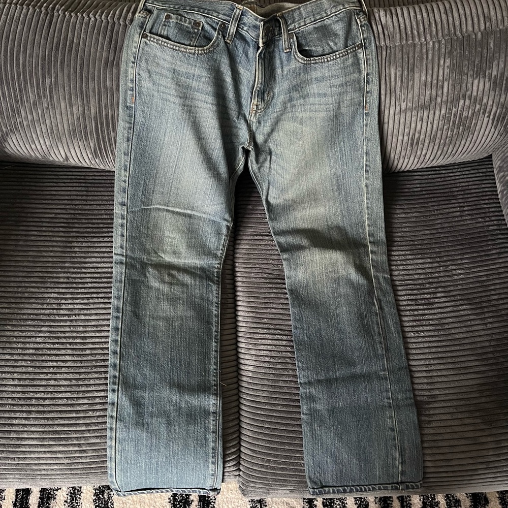 Men’s jeans.